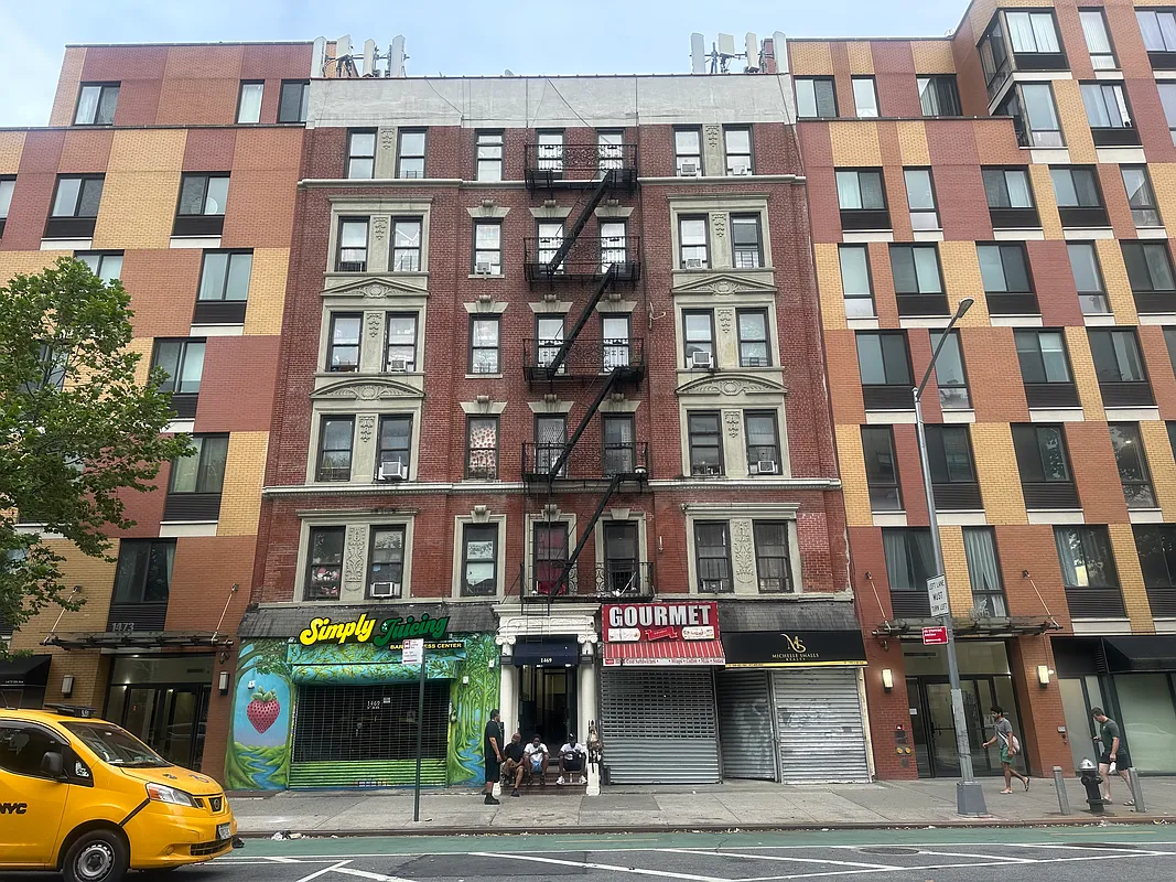 1469 Fifth Avenue - APT 25